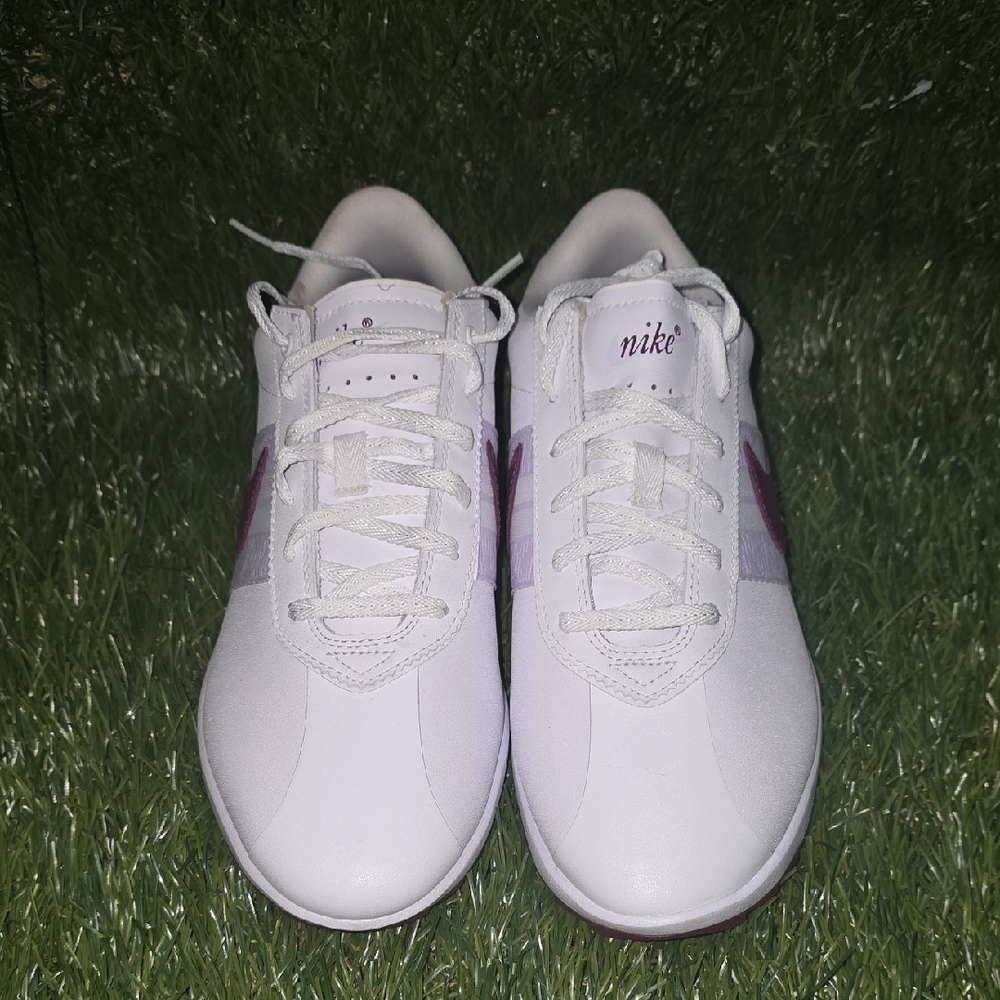 Nike Women's Cortez G spikeless golf shoes. Size 8.5 W.